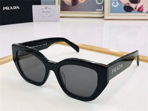 prada sunglass-100